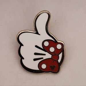 Disney Pin Trading HKDL Minnie Mouse White Gloves Thumbs Up Game Pin Series